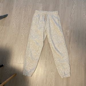 Aritzia TNA Boyfriend Sweatpant Heather Cloud White, Size Small